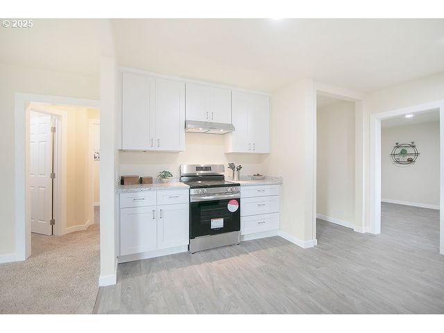 1214 S 5TH Ave, Kelso, WA 98626