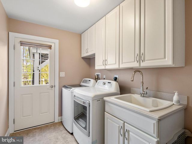 3805 WOODLAND DR, Newtown Square, PA 19073