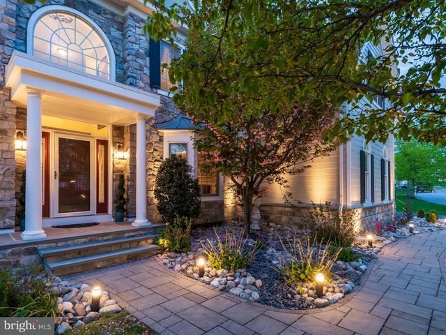 3805 WOODLAND DR, Newtown Square, PA 19073