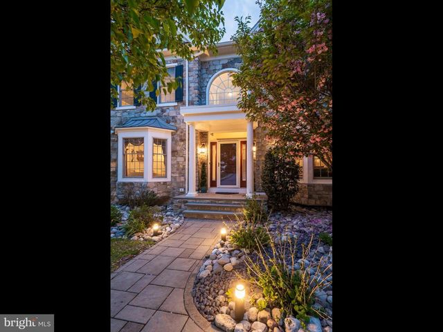 3805 WOODLAND DR, Newtown Square, PA 19073