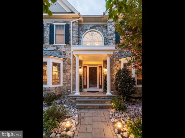 3805 WOODLAND DR, Newtown Square, PA 19073