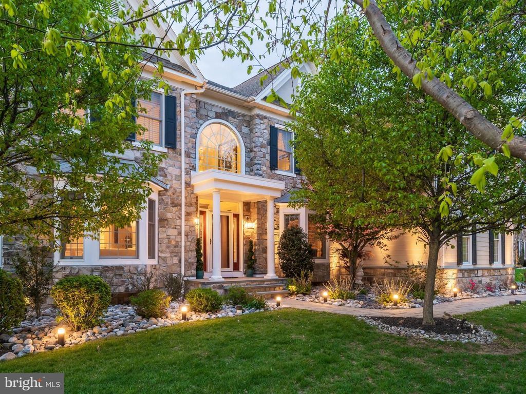 3805 WOODLAND DR, Newtown Square, PA 19073