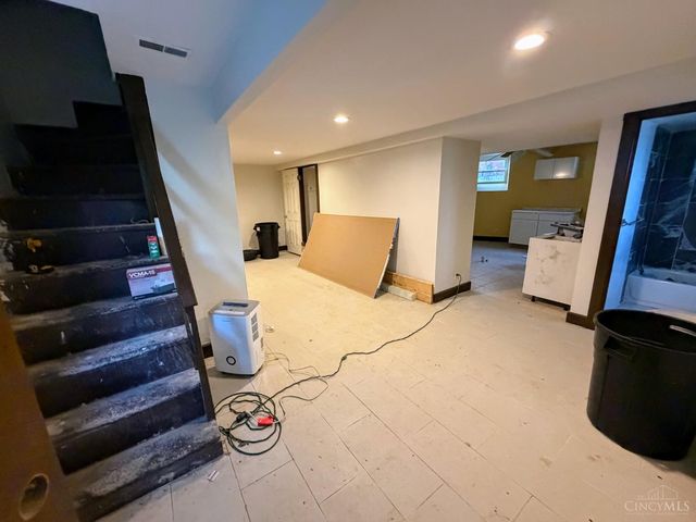 837 Hutchins Avenue, Cincinnati, OH 45229