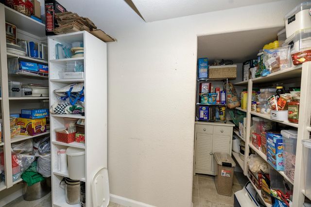 1521 Deborah Cir, Escalon, CA 95320