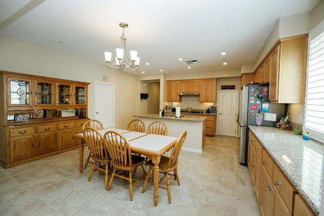 1521 Deborah Cir, Escalon, CA 95320