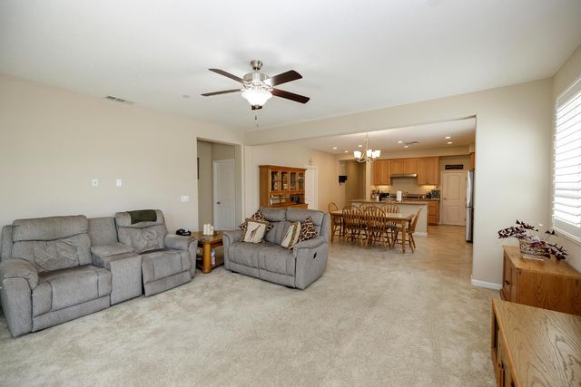 1521 Deborah Cir, Escalon, CA 95320