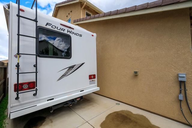 1521 Deborah Cir, Escalon, CA 95320