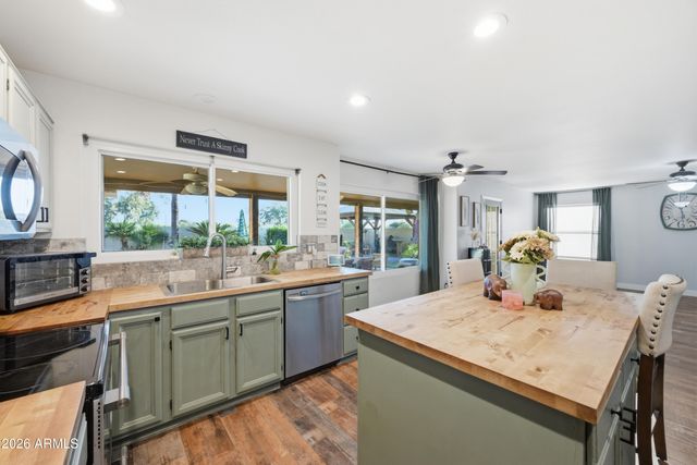 7231 E FAIRVIEW Avenue, Mesa, AZ 85208