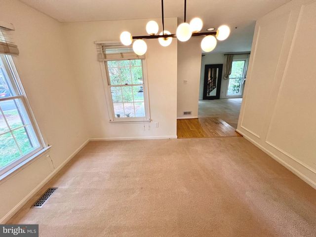 8527 FOUNTAIN VALLEY DR, Montgomery Village, MD 20886