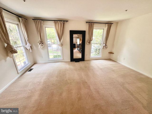 8527 FOUNTAIN VALLEY DR, Montgomery Village, MD 20886