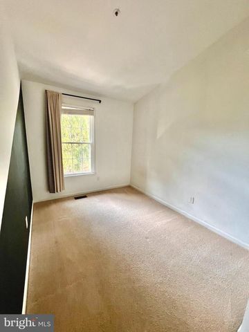 8527 FOUNTAIN VALLEY DR, Montgomery Village, MD 20886