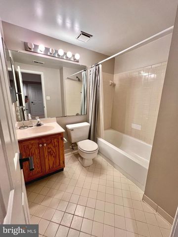 8527 FOUNTAIN VALLEY DR, Montgomery Village, MD 20886