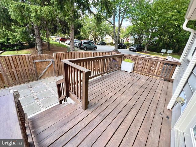 8527 FOUNTAIN VALLEY DR, Montgomery Village, MD 20886