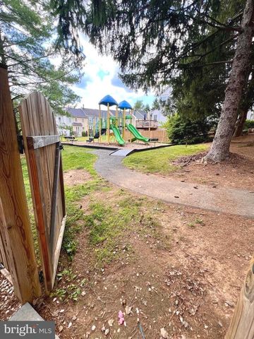 8527 FOUNTAIN VALLEY DR, Montgomery Village, MD 20886