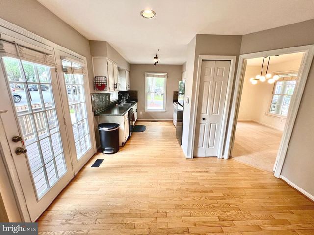 8527 FOUNTAIN VALLEY DR, Montgomery Village, MD 20886