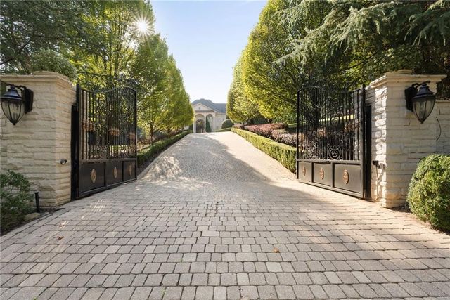 4870 Northside Drive, Sandy Springs, GA 30327