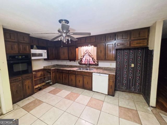 3790 Snapfinger Road, Lithonia, GA 30038