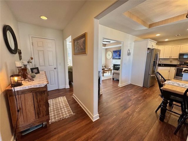 960 E Market Street, Warrensburg, MO 64093