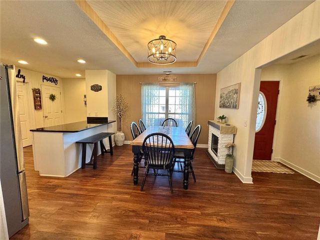 960 E Market Street, Warrensburg, MO 64093