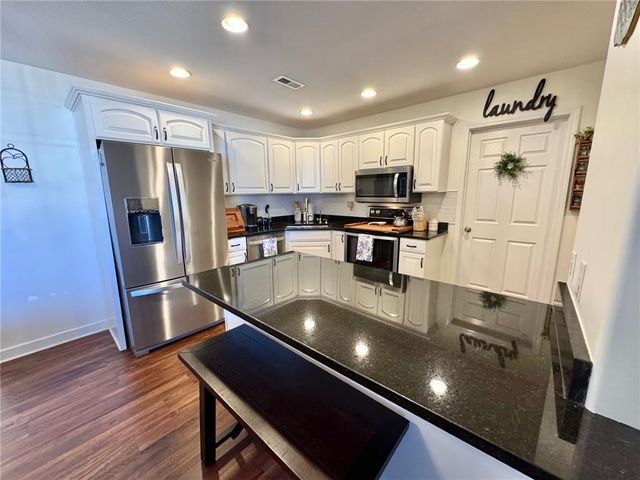 960 E Market Street, Warrensburg, MO 64093