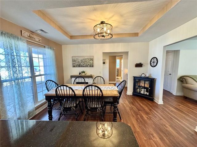 960 E Market Street, Warrensburg, MO 64093