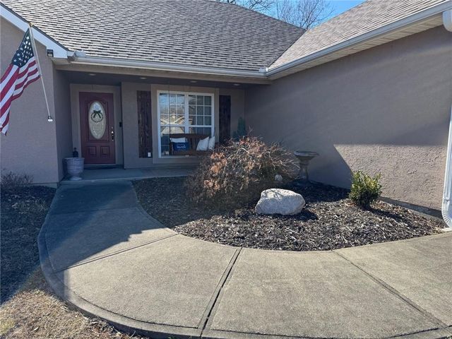 960 E Market Street, Warrensburg, MO 64093