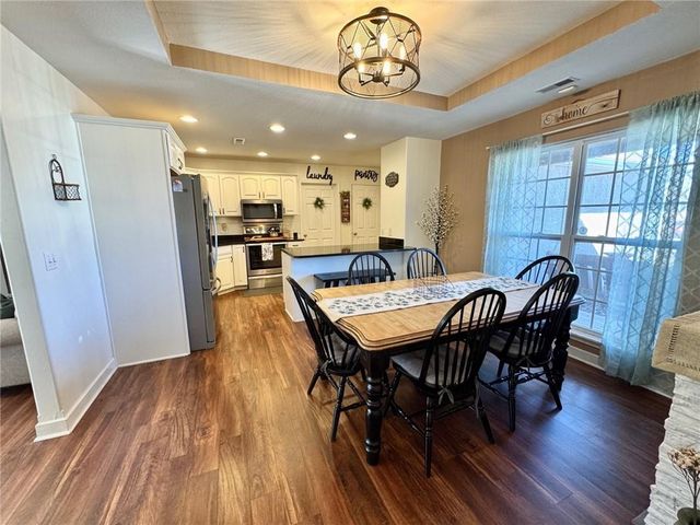 960 E Market Street, Warrensburg, MO 64093