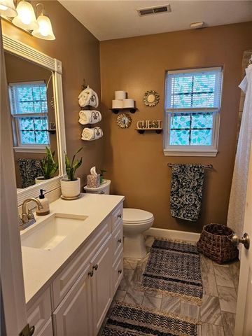 960 E Market Street, Warrensburg, MO 64093