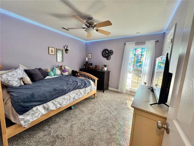 960 E Market Street, Warrensburg, MO 64093