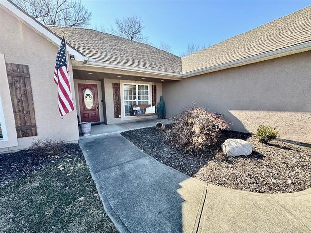 960 E Market Street, Warrensburg, MO 64093