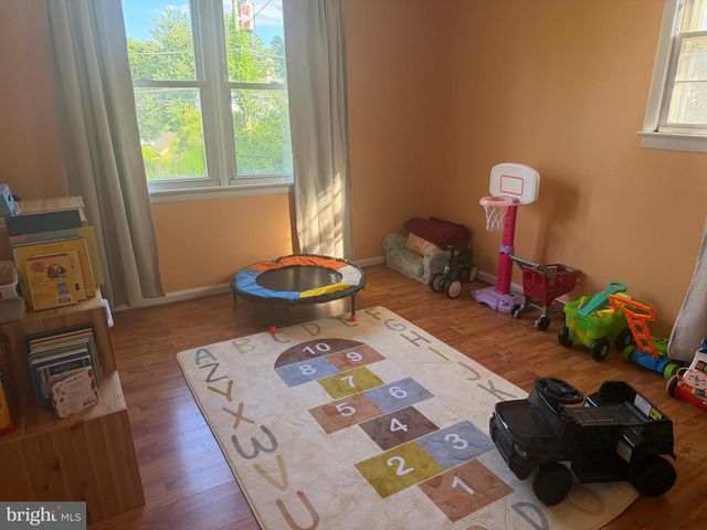 335 FOREST AVE, Willow Grove, PA 19090