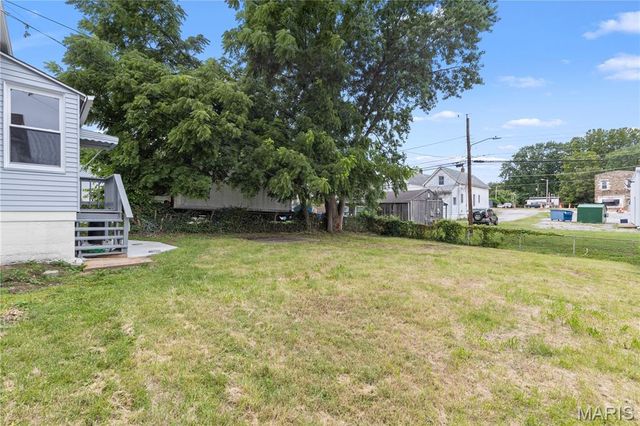 811 Regina Avenue, St Louis, MO 63125