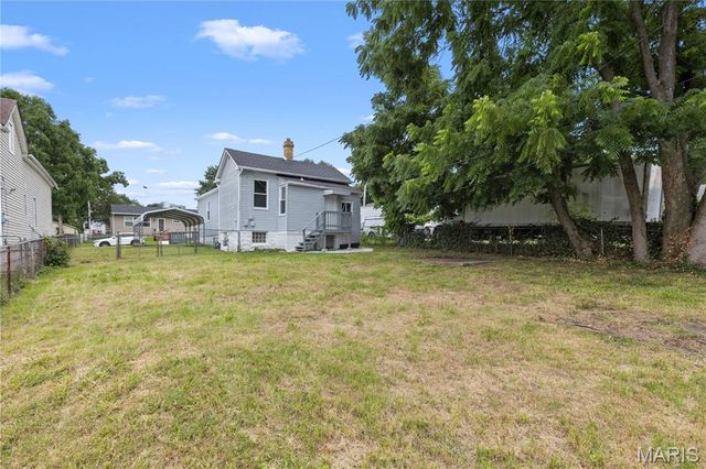811 Regina Avenue, St Louis, MO 63125