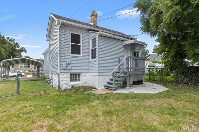 811 Regina Avenue, St Louis, MO 63125