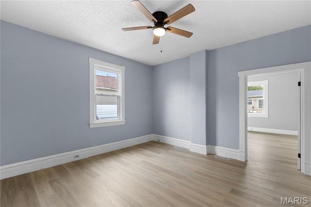 811 Regina Avenue, St Louis, MO 63125