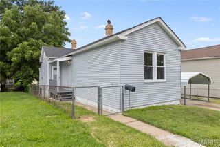 811 Regina Avenue, St Louis, MO 63125