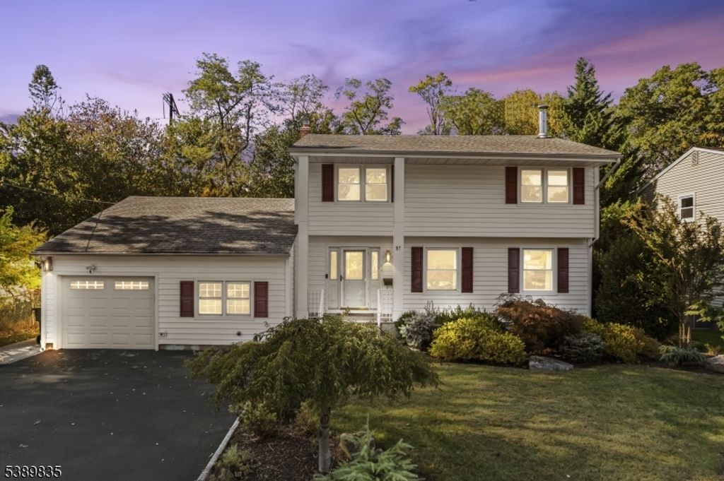 14 Mayling Ct, Edison Twp., NJ 08837