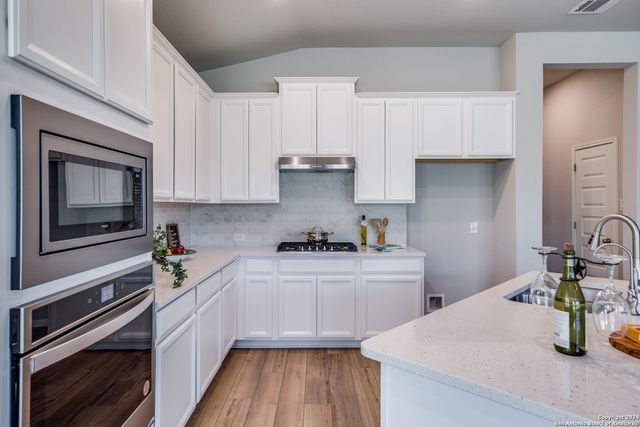 9543 Witten Dr, San Antonio, TX 78254