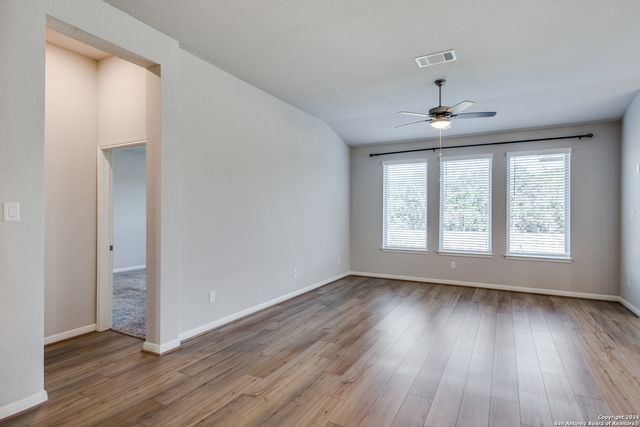 9543 Witten Dr, San Antonio, TX 78254