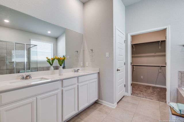 9543 Witten Dr, San Antonio, TX 78254