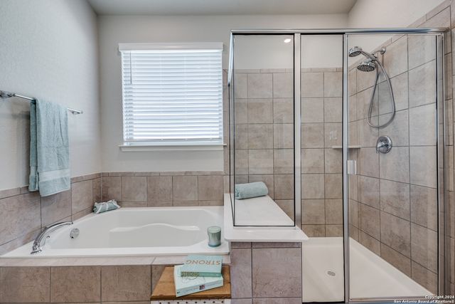 9543 Witten Dr, San Antonio, TX 78254