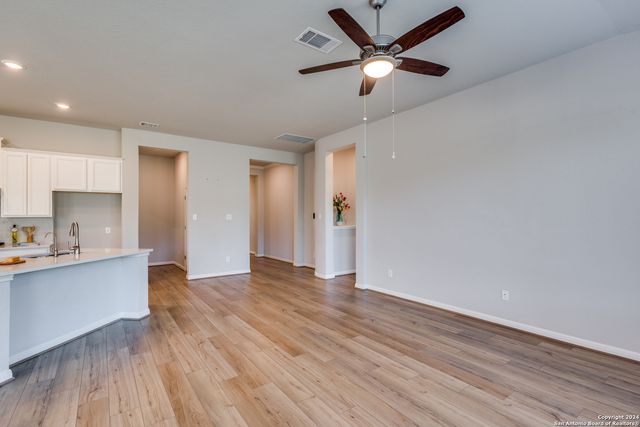 9543 Witten Dr, San Antonio, TX 78254