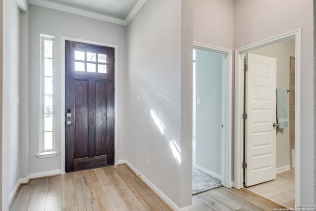 9543 Witten Dr, San Antonio, TX 78254