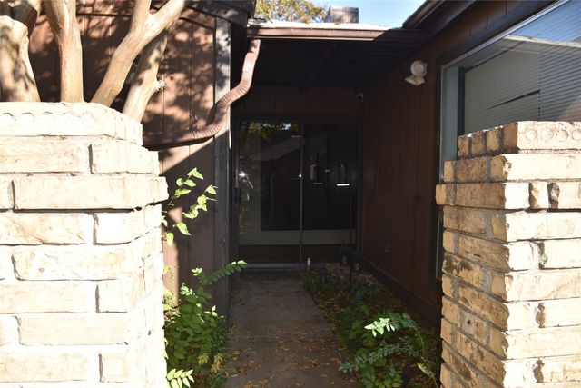 5506 Willow Circle, Fort Worth, TX 76112