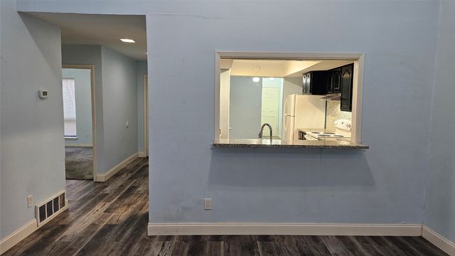 5506 Willow Circle, Fort Worth, TX 76112