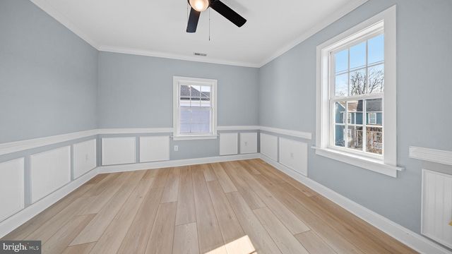 301 E CHESTNUT ST, Delmar, MD 21875