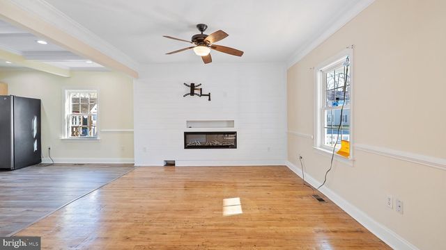 301 E CHESTNUT ST, Delmar, MD 21875