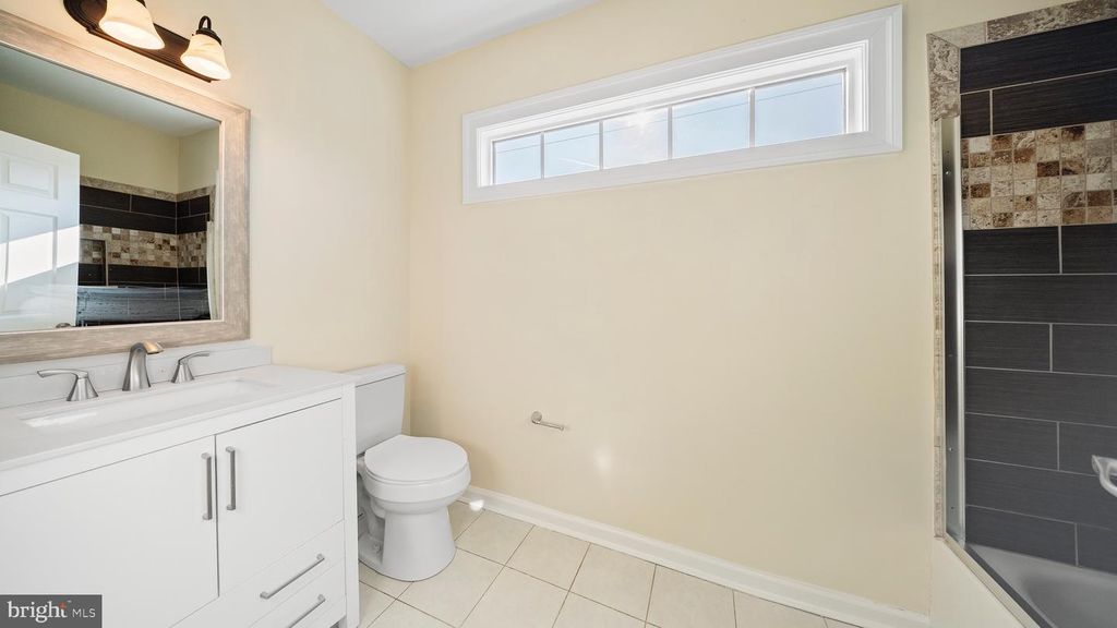 Image 28 of property listing at 301 E CHESTNUT ST, Delmar, MD 21875
