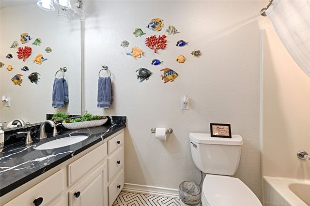 156 Ocean Drive, Gun Barrel City, TX 75156