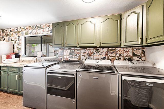 156 Ocean Drive, Gun Barrel City, TX 75156